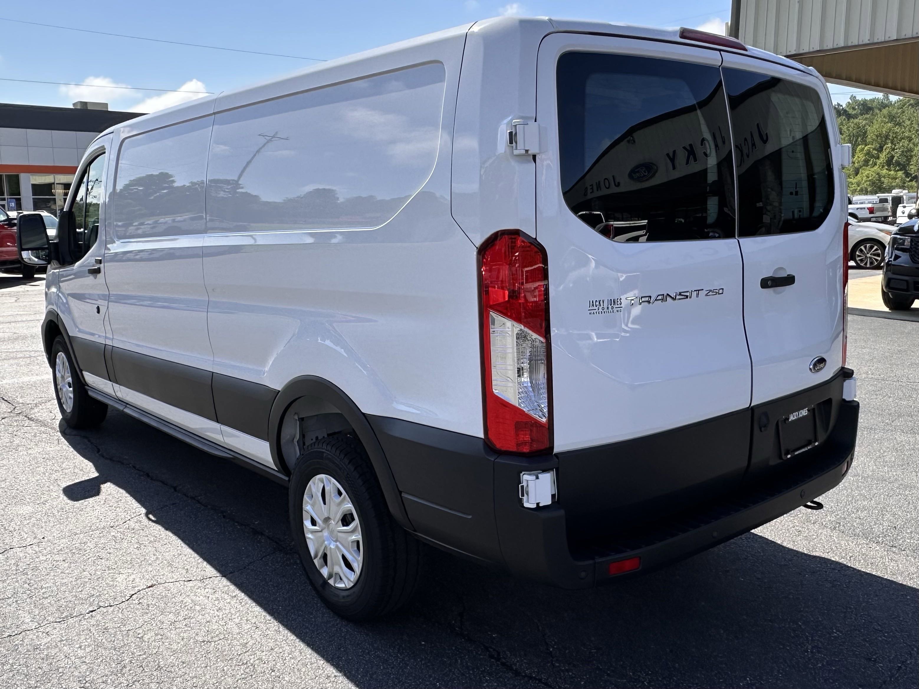 2025 Ford Transit Van Base - Photo 8