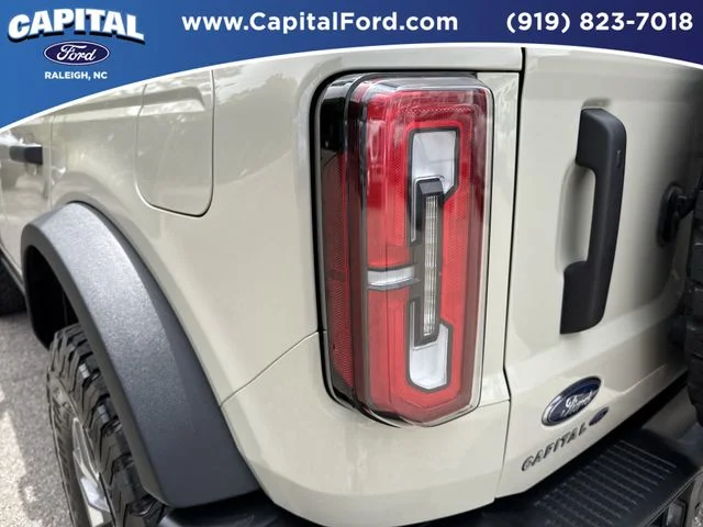 Used 2025 Beige Ford Badlands image 17