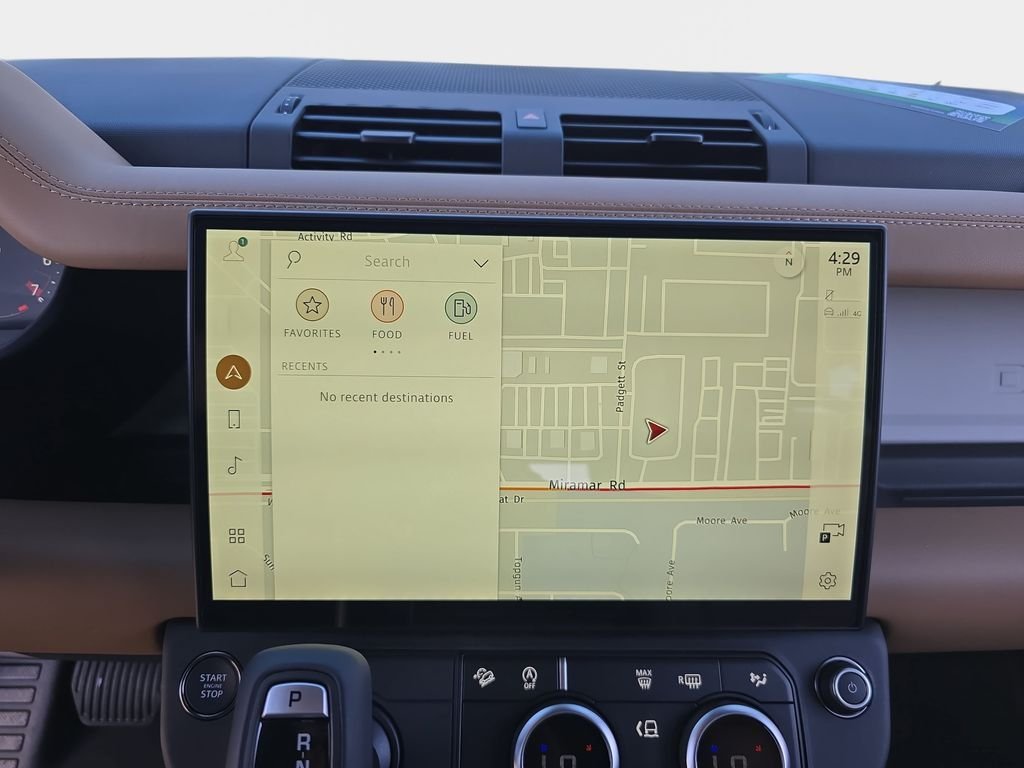New 2026 Santorini Black LAND ROVER X-Dynamic SE image 22