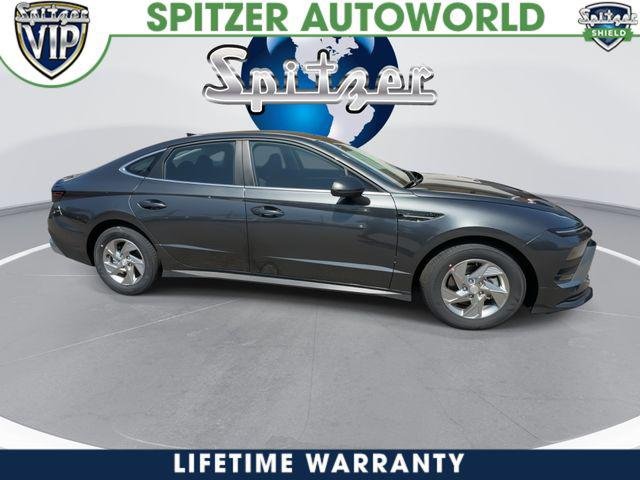 New 2026 Gray Hyundai SE image 10
