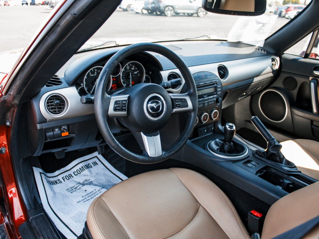 Used 2010 RED Mazda  image 8