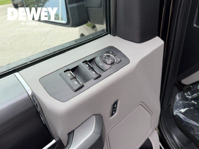 Used 2016 Shadow Black Ford XLT image 10