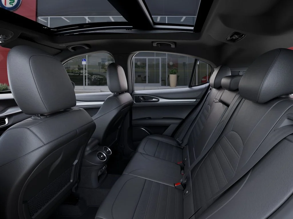 New 2026 Verde (Green) Fangio Metallic Exterior Paint Alfa Romeo Veloce image 23