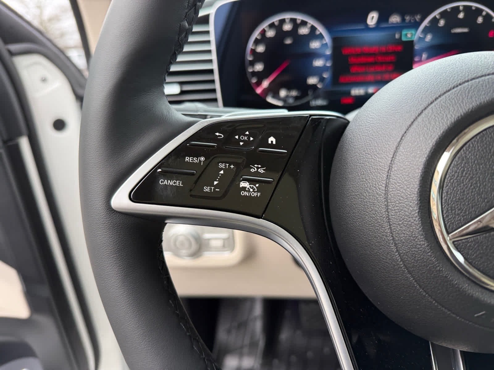 New 2026 Polar White Mercedes-Benz GLE 450 image 22