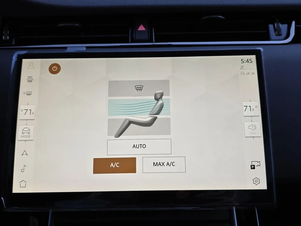 New 2026 Fuji White LAND ROVER Dynamic SE image 24