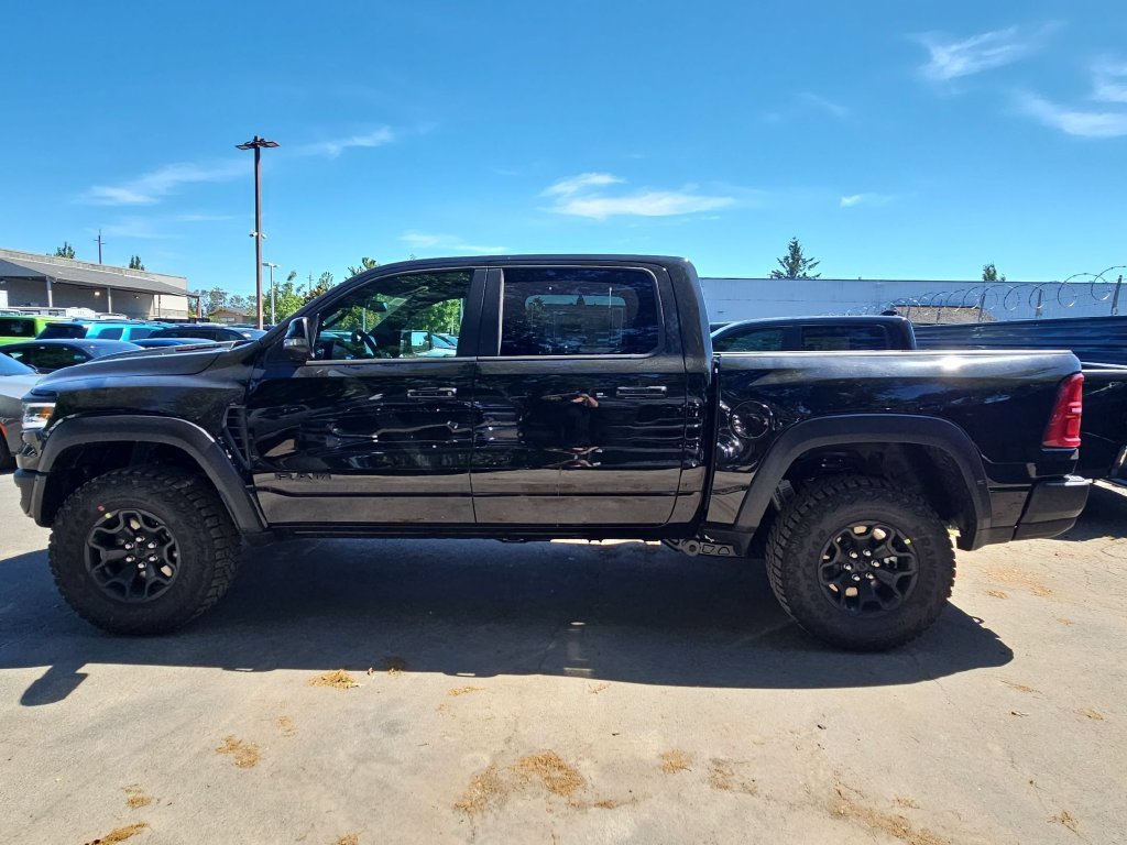 New 2026 Diamond Black Crystal Pearl-Coat Exterior Paint RAM RHO image 4