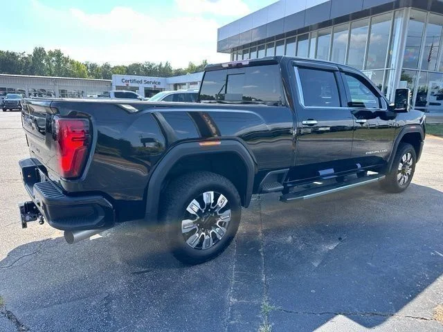 Used 2025 Black GMC Denali image 14