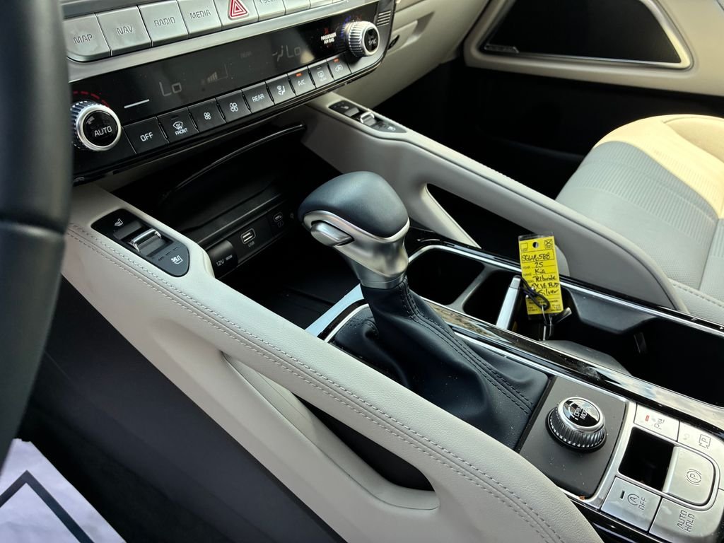 Certified Used 2025 Silver Kia SX image 17