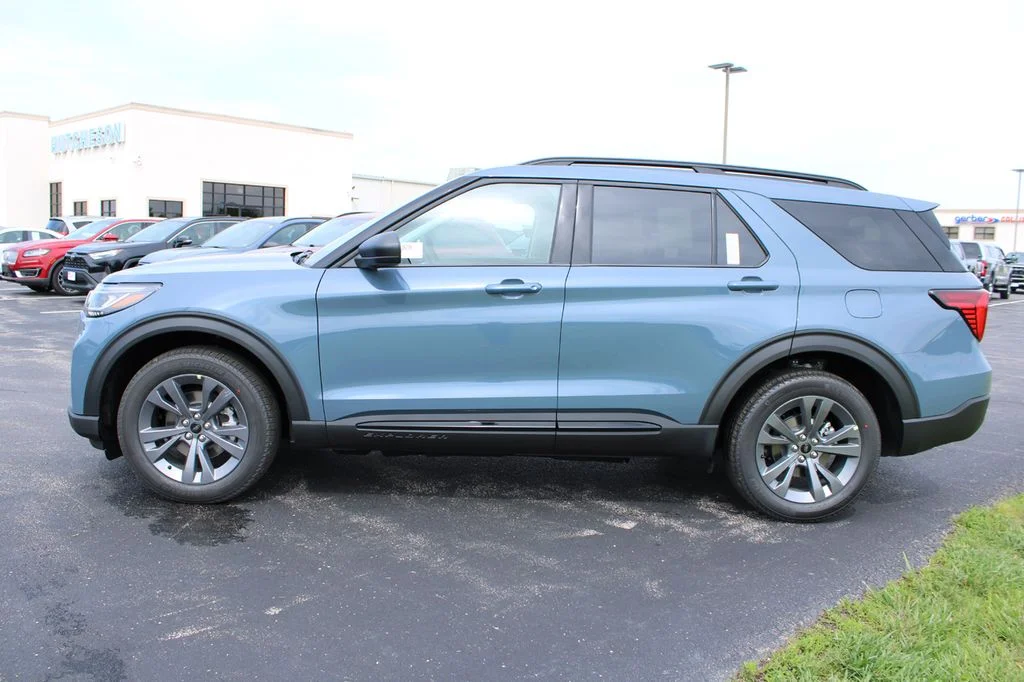 New 2026 Vapor Blue Metallic Ford Active image 4