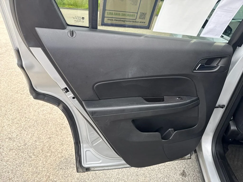 Used 2017 Silver GMC SLE-2 image 24