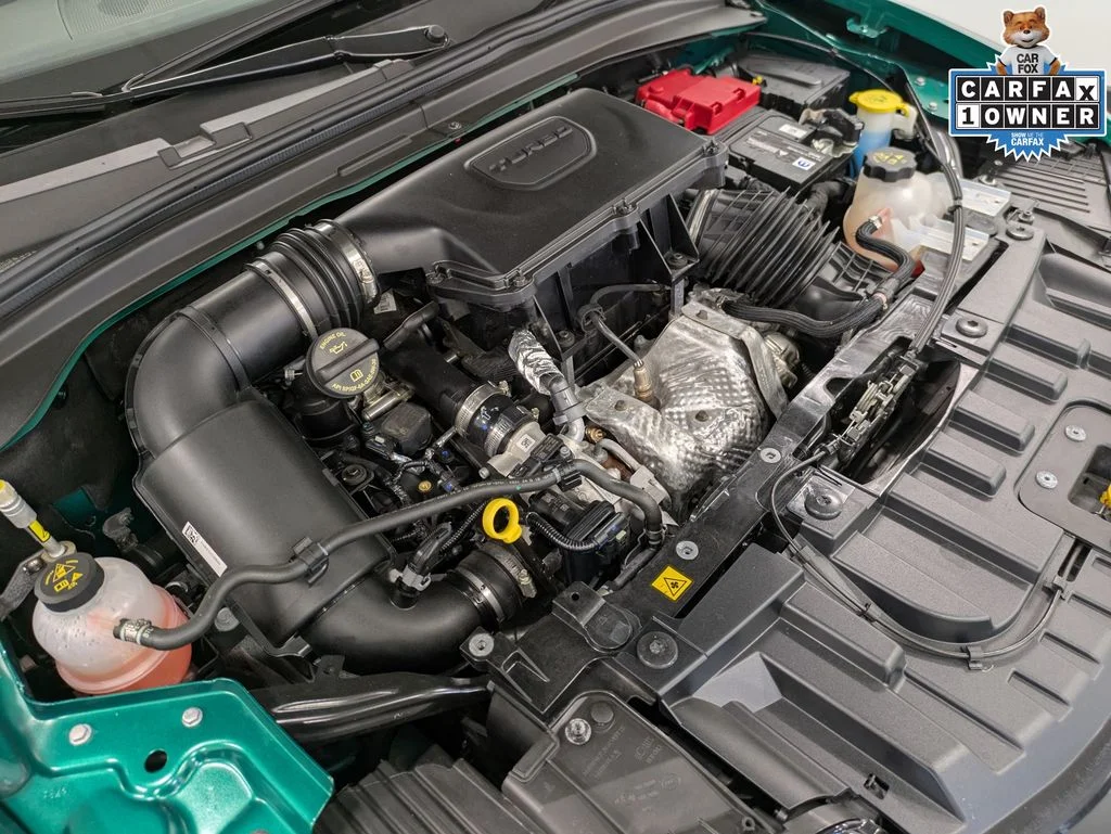 Used 2025  Alfa Romeo  image 31