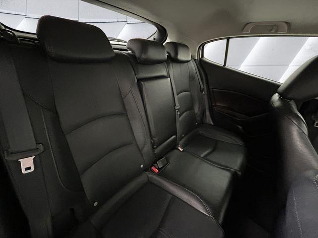 Used 2018 White Mazda Grand Touring image 16