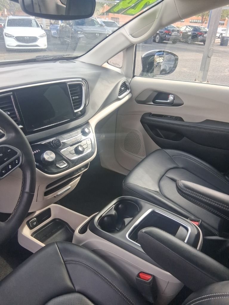 Used 2024 White Chrysler Touring L image 12