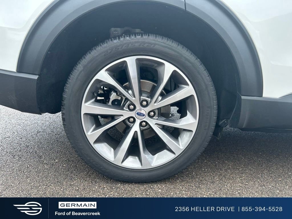 Used 2025 White Metallic Ford Platinum image 26