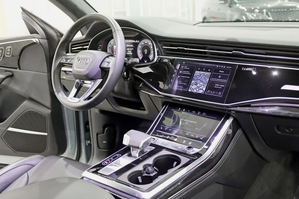 Used 2025 Silver Audi 55 Prestige image 36