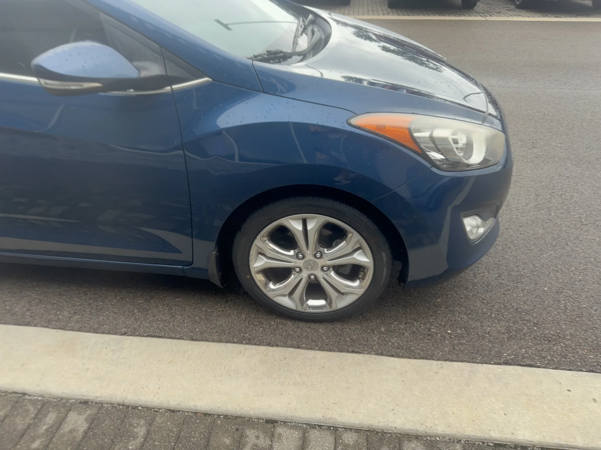 Used 2014 Windy Sea Blue Hyundai Base image 2
