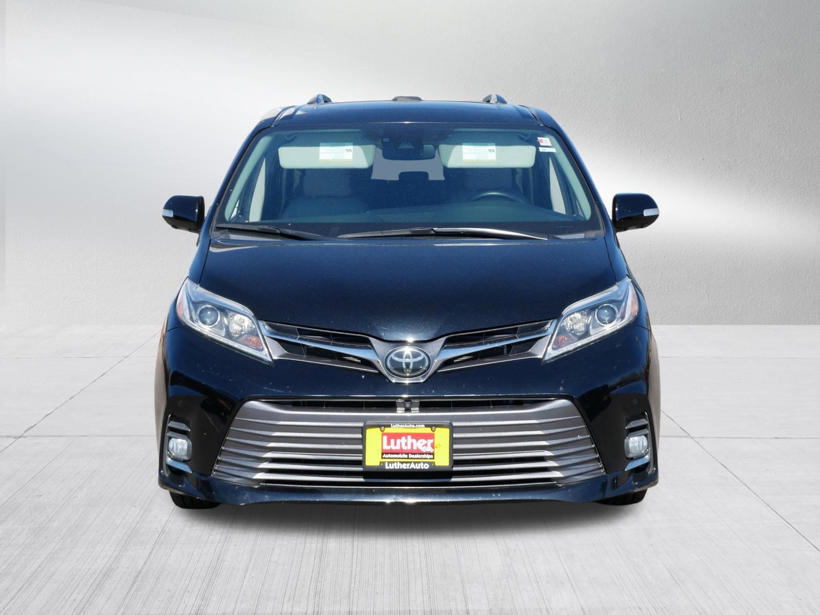 Used 2020 Toyota Sienna Limited with VIN 5TDDZ3DC7LS250902 for sale in Hopkins, Minnesota