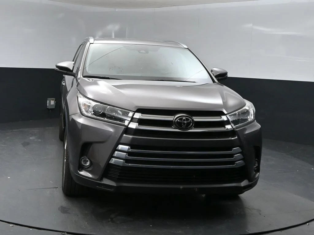 Certified Used 2019 Gray Toyota Limited image 7