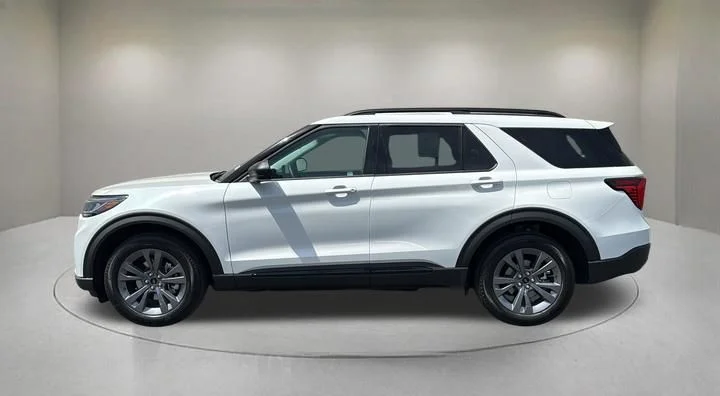 New 2026 Star White Metallic Tri-Coat Ford Active image 3