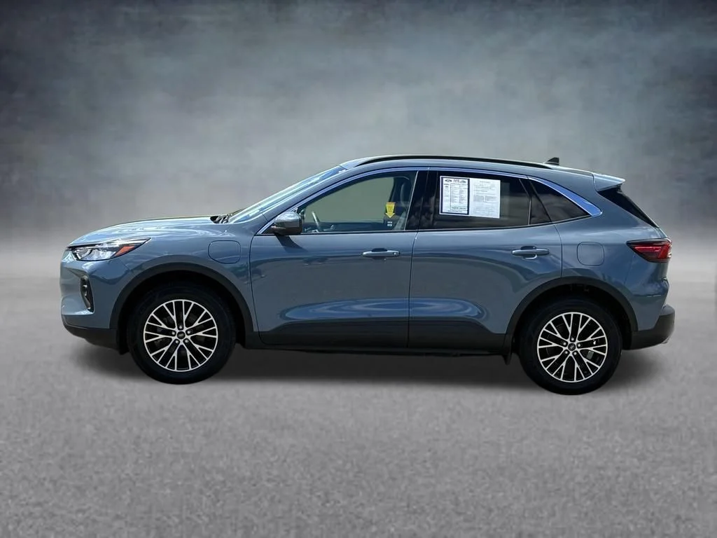 Used 2024 Blue Ford Base image 2