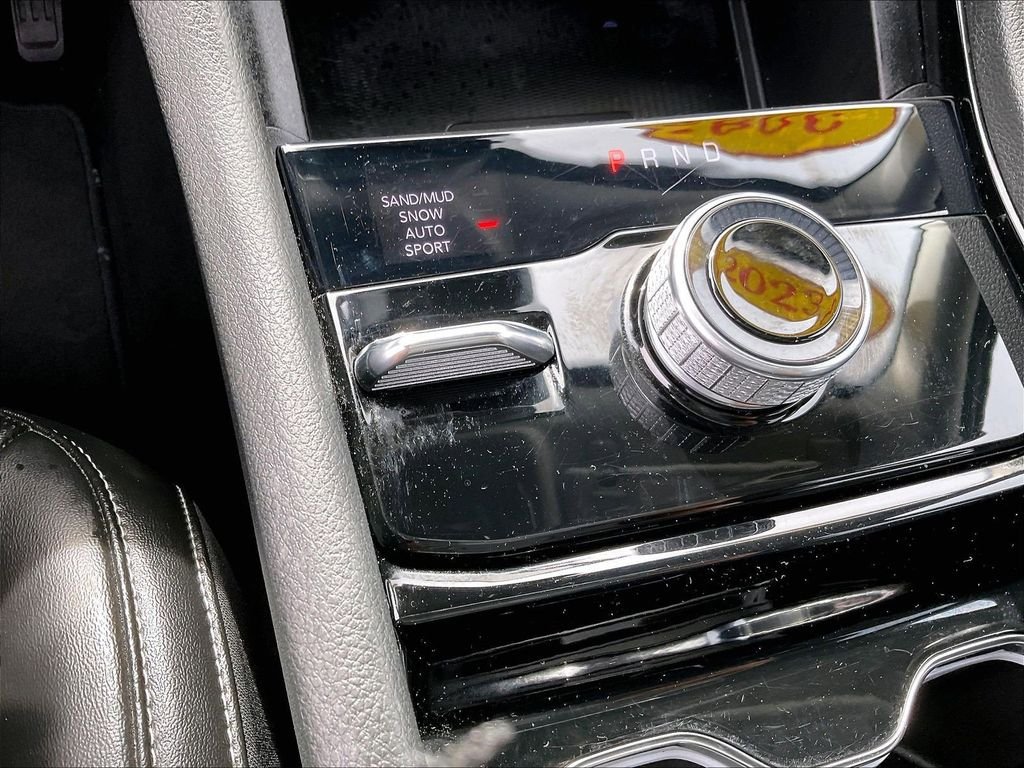 Used 2023 White/off-white Jeep Limited image 28