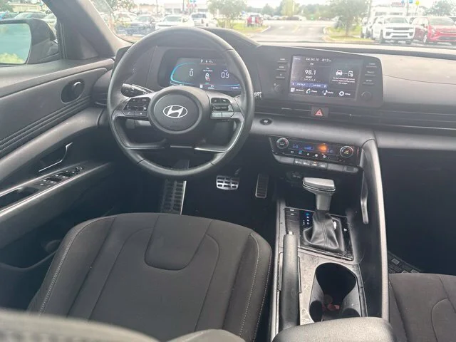 Used 2025 Gray Hyundai SEL Sport image 20