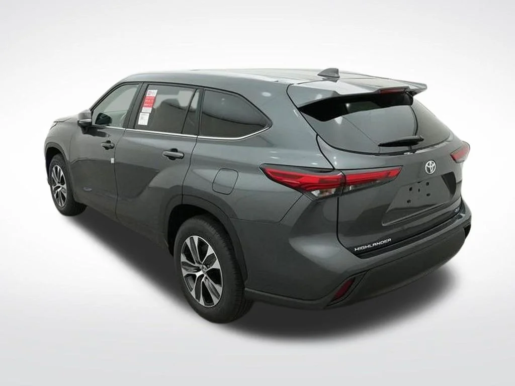 Used 2023 Gray Toyota XLE image 6