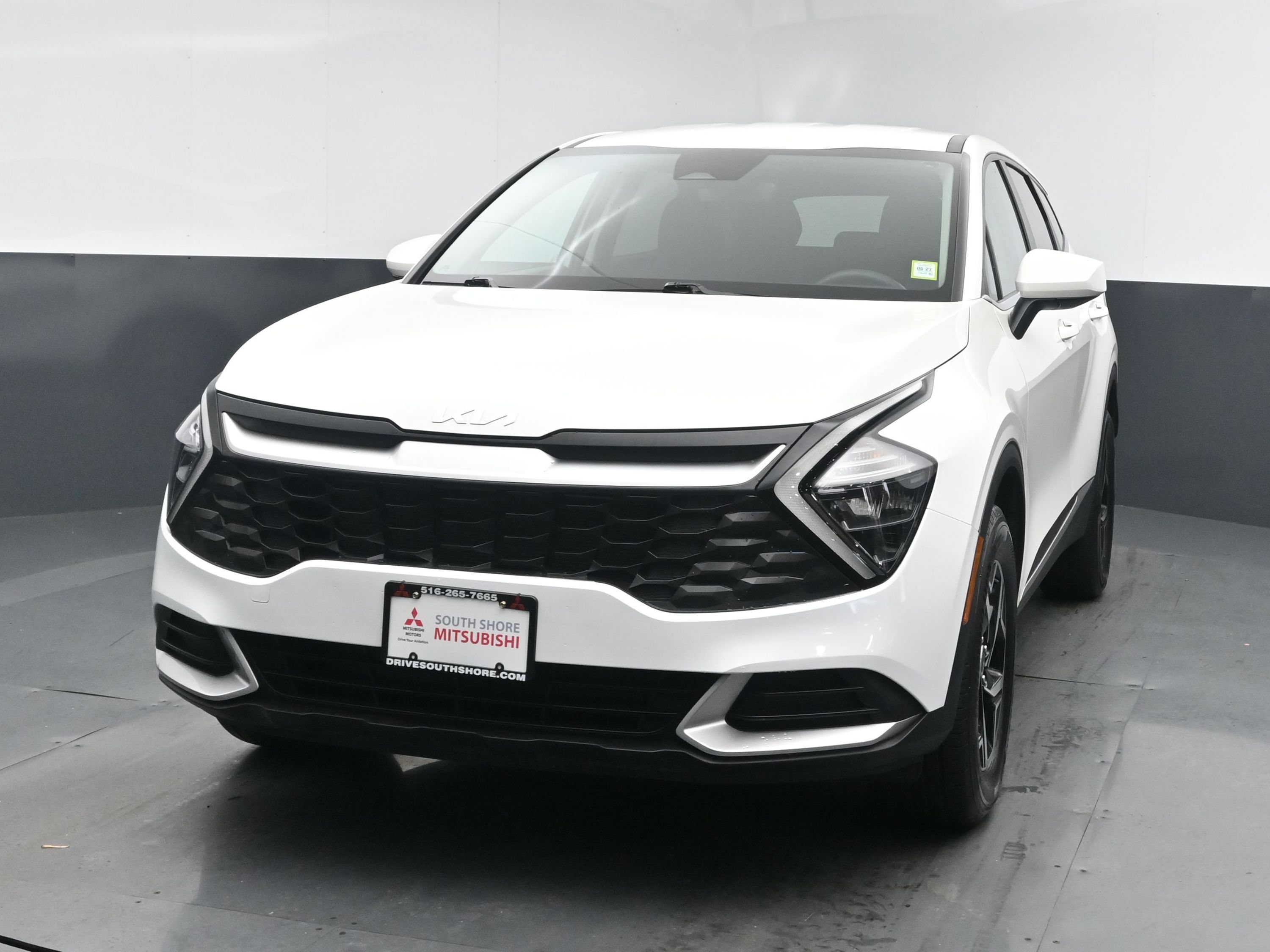 Used 2023 Snow White Pearl Kia LX image 24