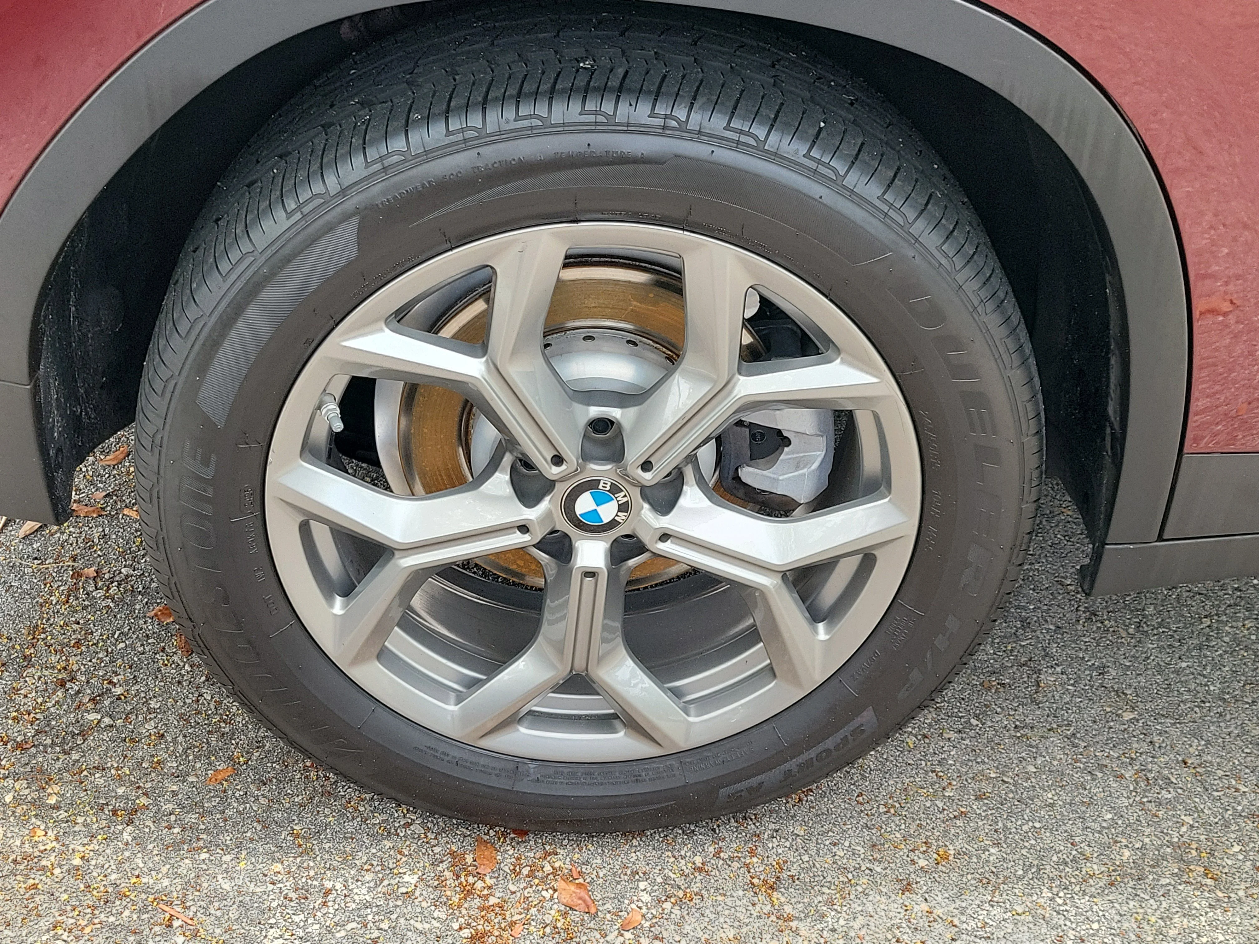 Used 2024 Aventurin Red Metallic BMW sDrive30i image 7