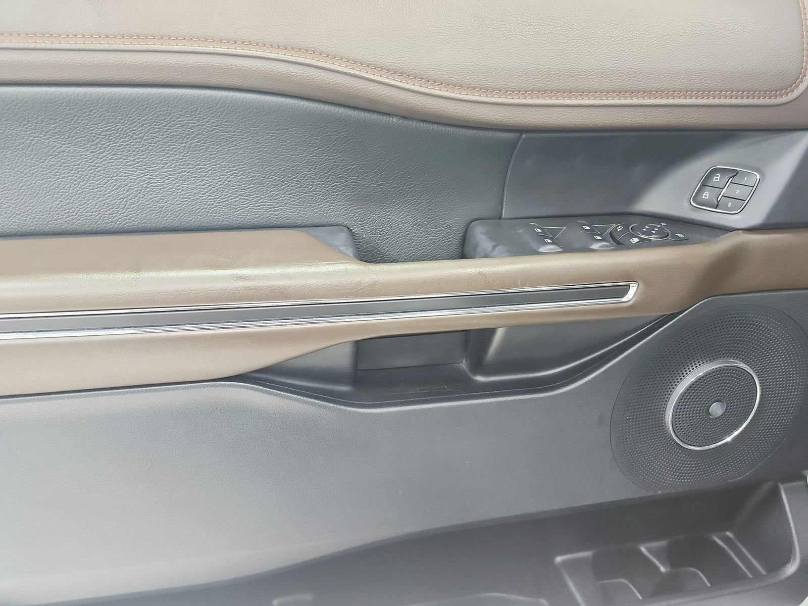 Used 2021 Oxford White Ford King Ranch image 41