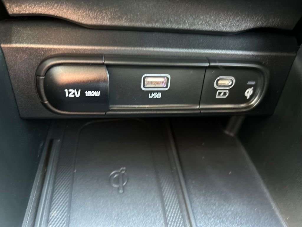 Used 2024 White Pearl Kia S image 27