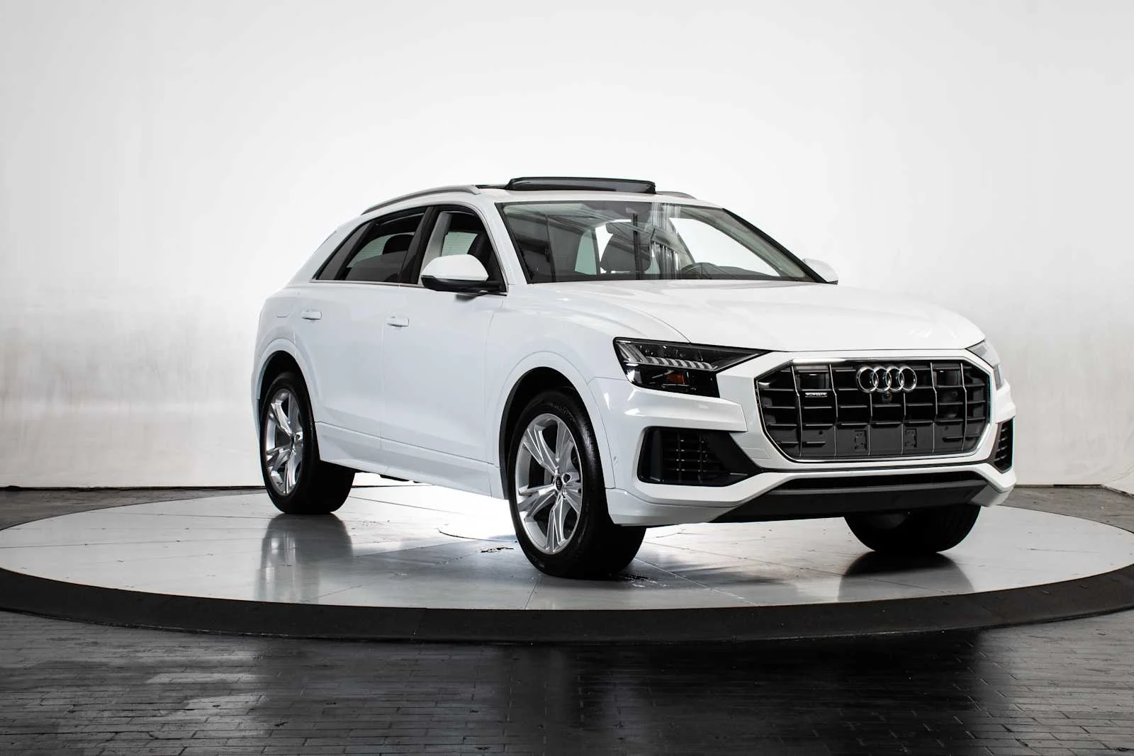 Used 2023 /WHITE Audi Premium Plus image 8