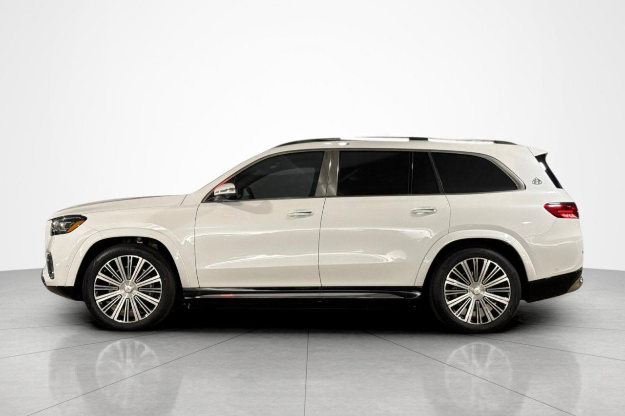 New 2026 MANUFAKTUR Moonlight White Metallic Mercedes-Benz Maybach GLS 600 4MATIC® SUV image 2