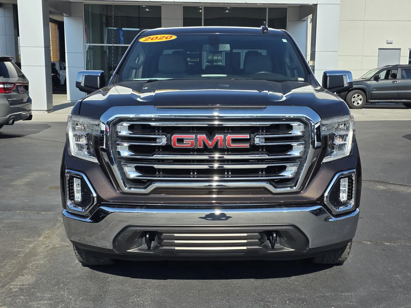Used 2020 DEEP MAHOGANY METALLIC GMC SLT image 2