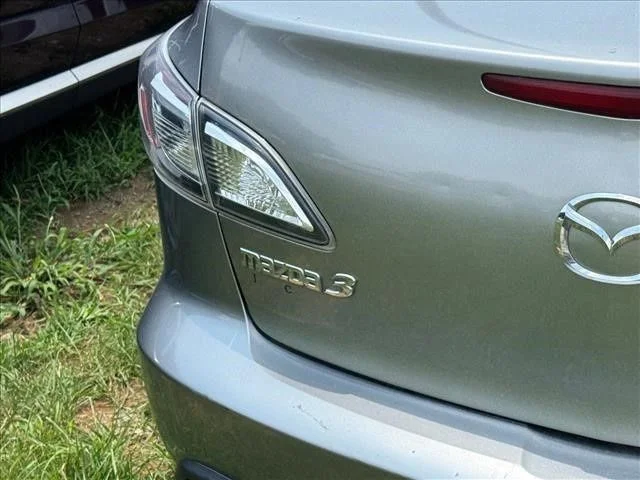 Used 2010 Silver Mazda i Touring image 18