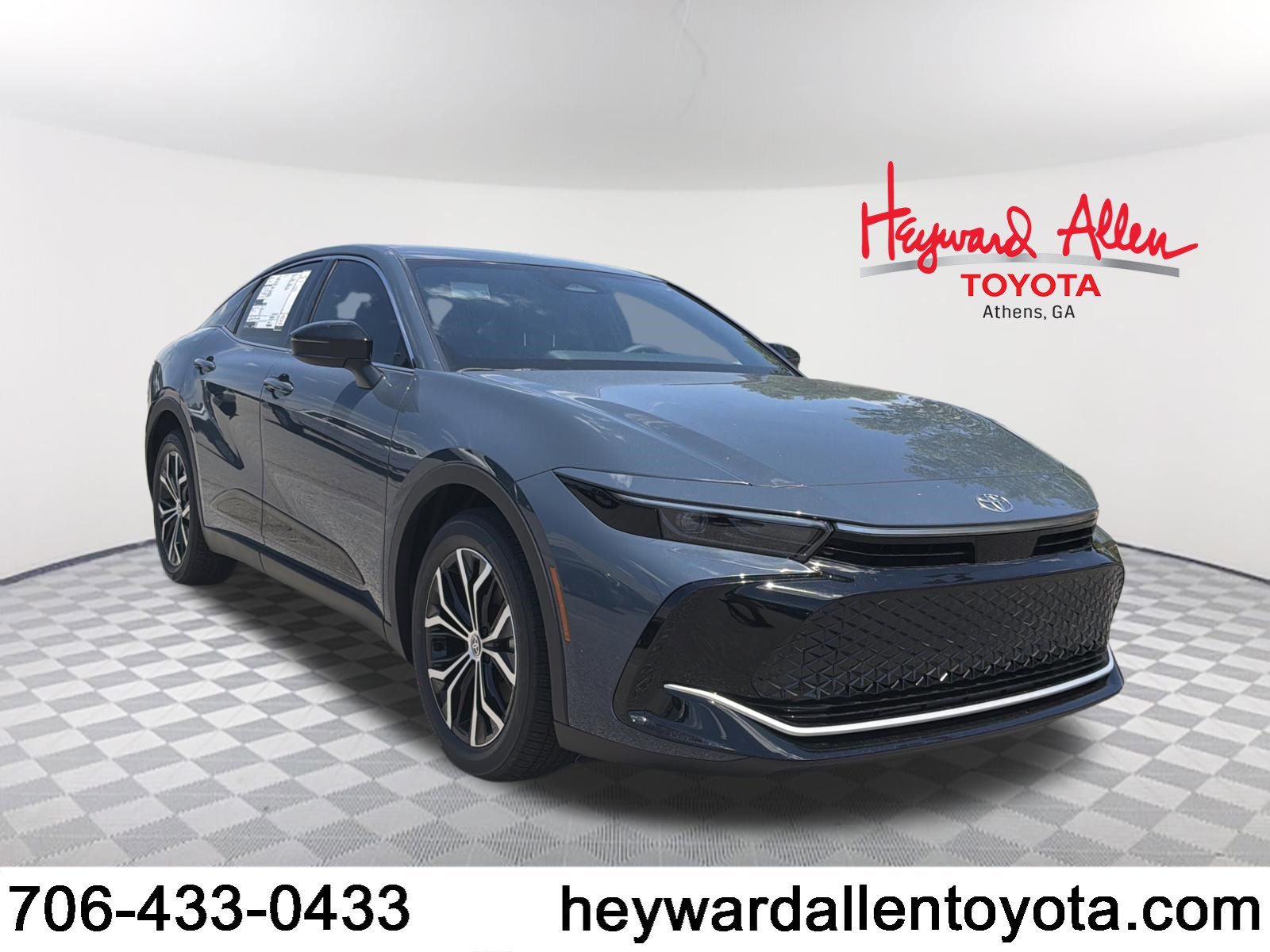 2026 Toyota Crown XLE AWD's photo