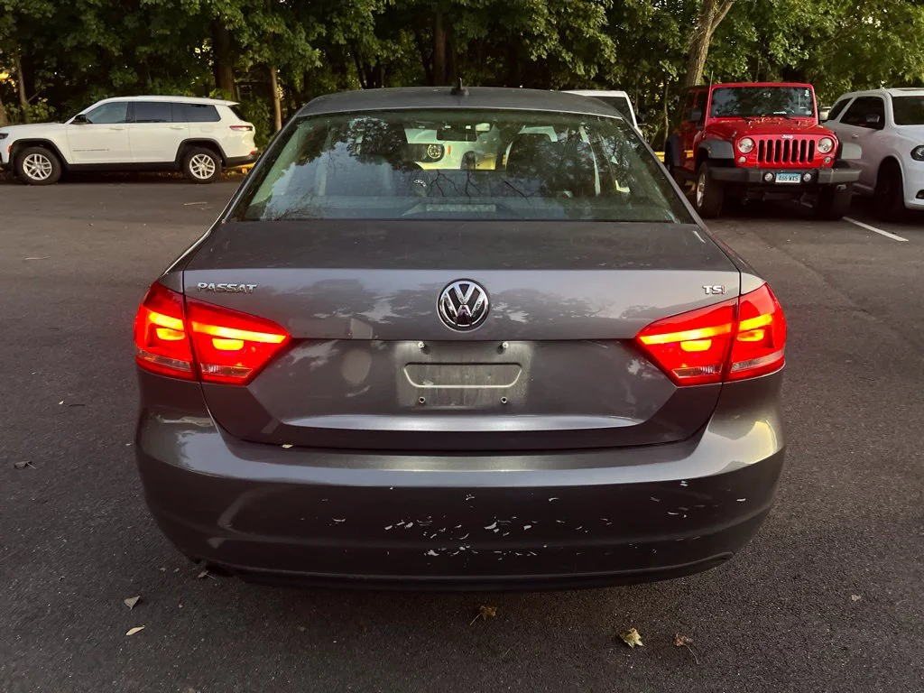Used 2015 Gray Volkswagen 1.8T Wolfsburg Edition image 6