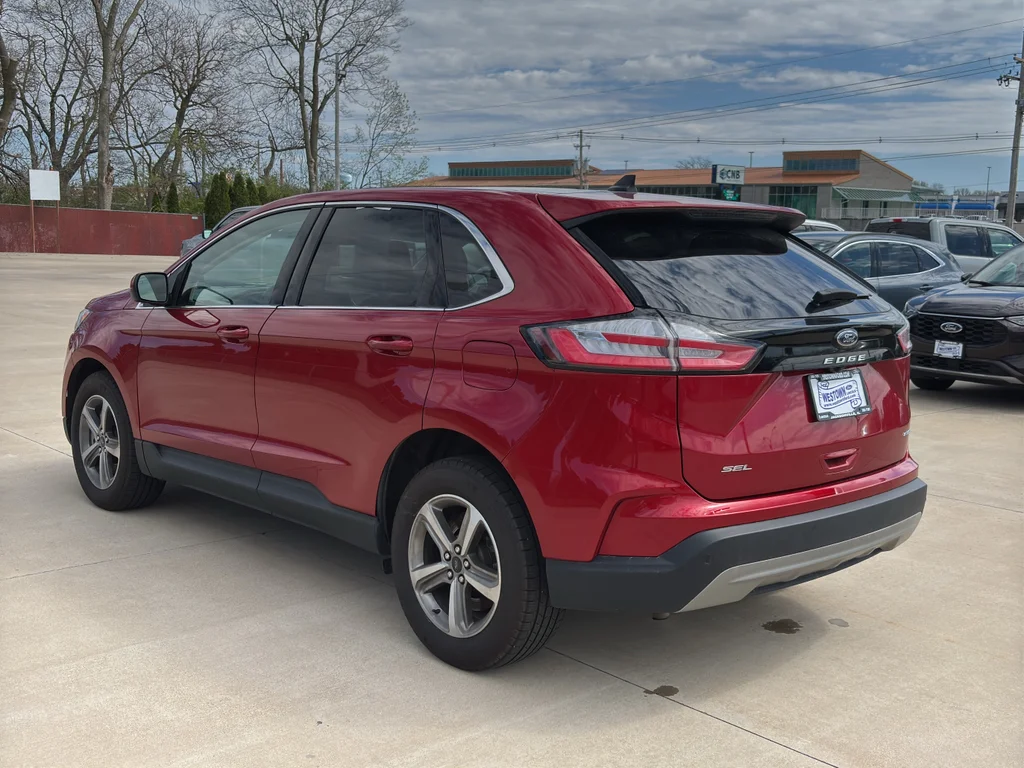Used 2024 Rapid Red Metallic Tinted Clearcoat Ford SEL image 6