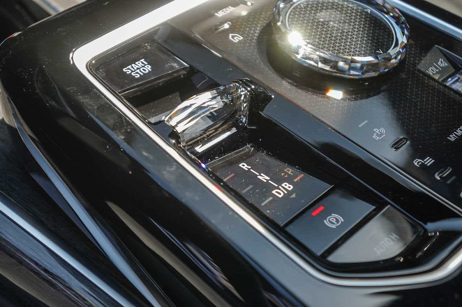 New 2026 Brooklyn Grey Metallic BMW xDrive60 image 21