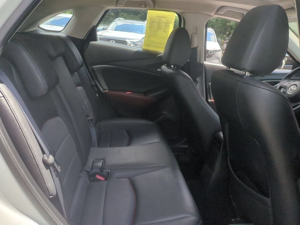 Used 2016 White Mazda Touring image 27