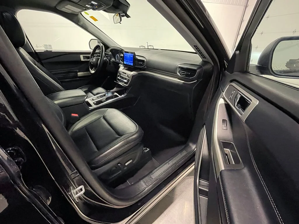 Used 2021 Black Ford XLT image 29