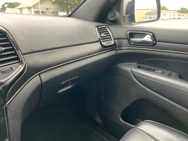Used 2019 Silver Jeep Overland image 15