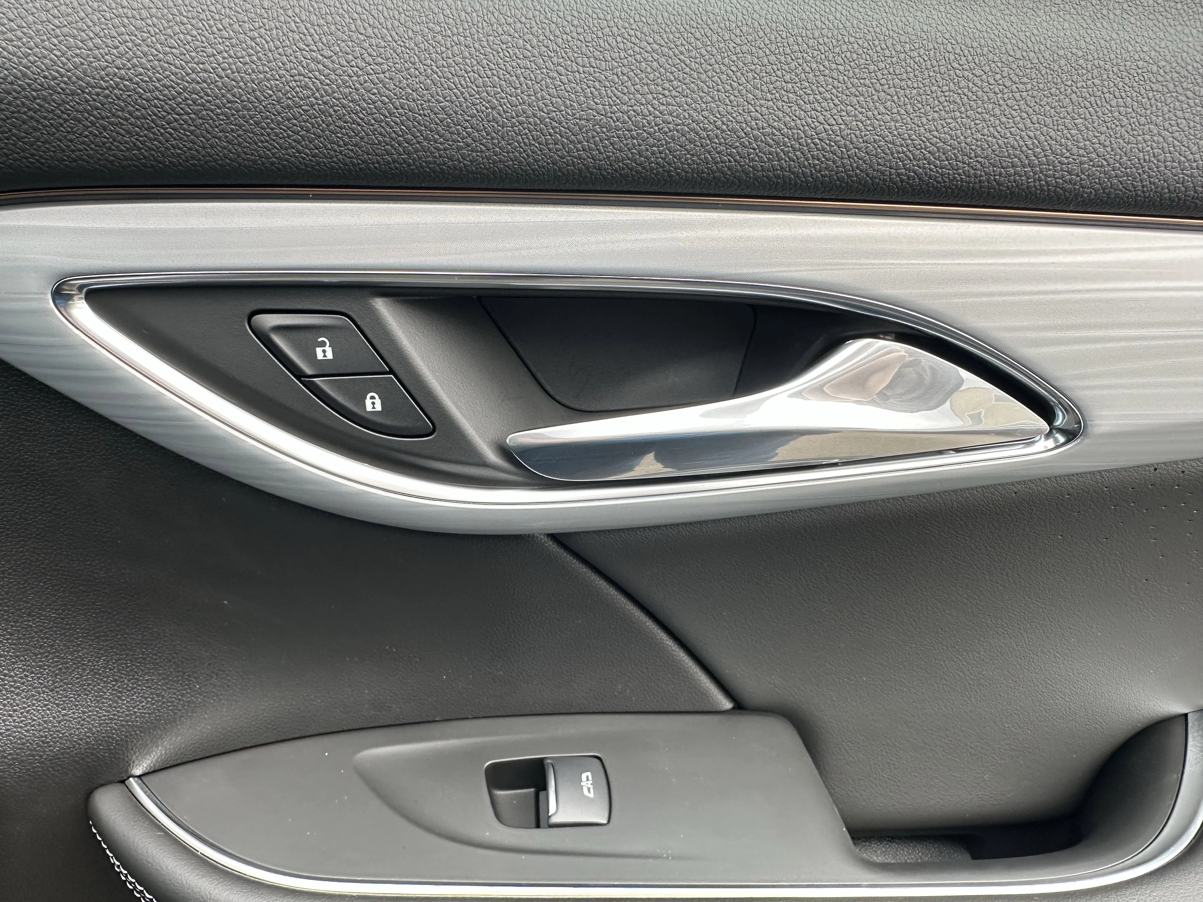 New 2026 Ebony Twilight Metallic Buick Avenir image 20