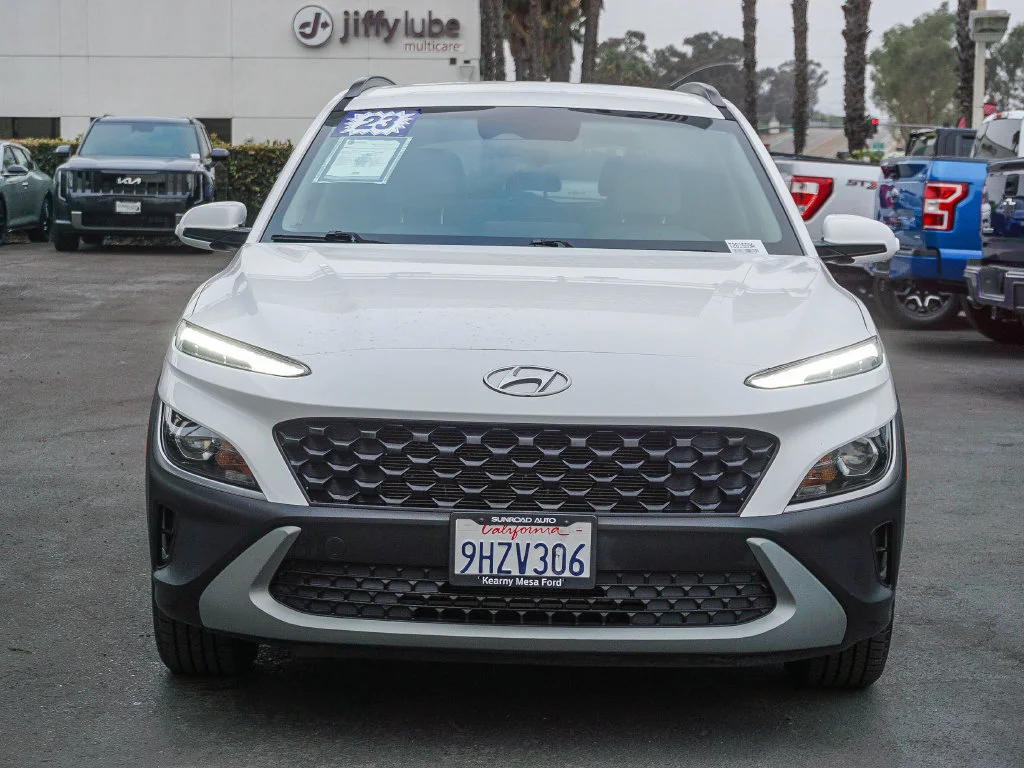 Used 2023 White Hyundai SEL image 2