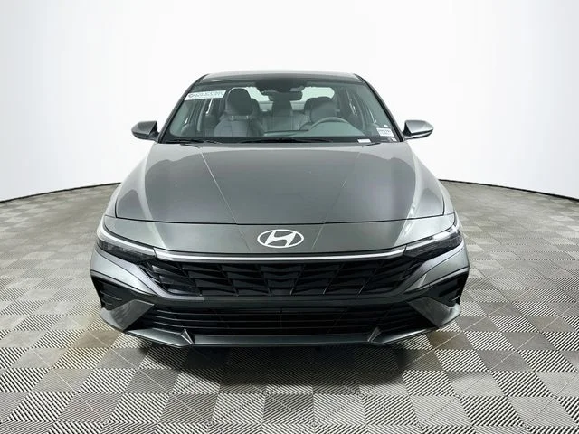 New 2026 Hyundai ELANTRA SE