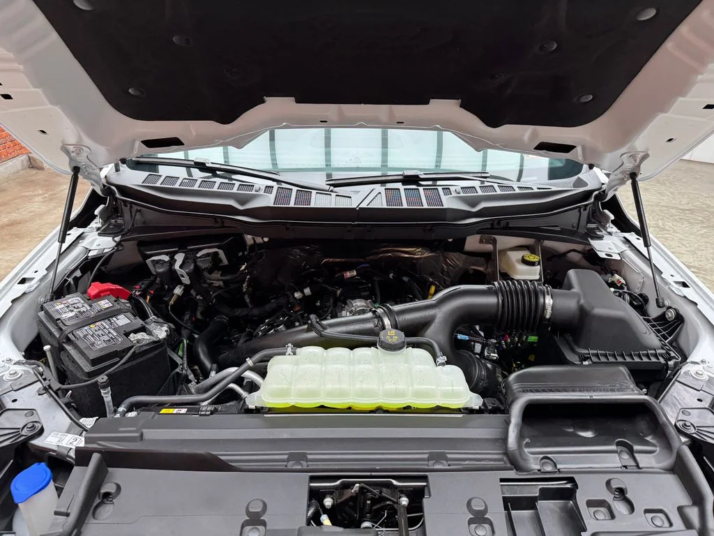 New 2026 Oxford White Ford XLT image 28