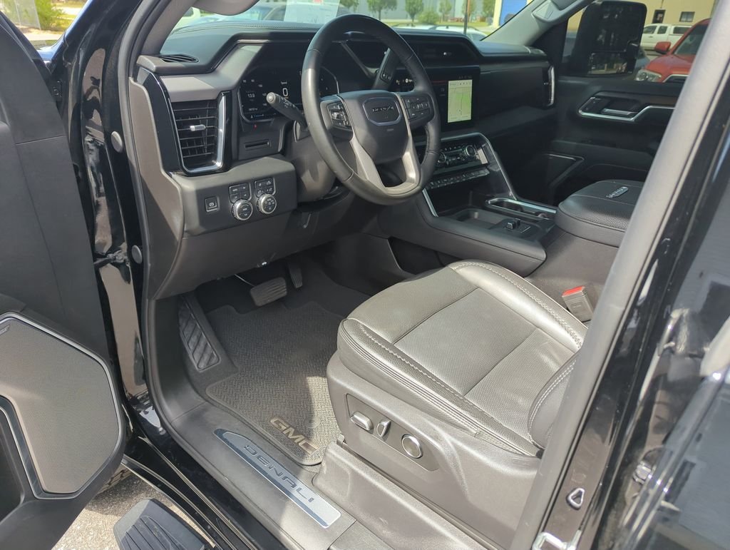Used 2025 Black GMC Denali image 10