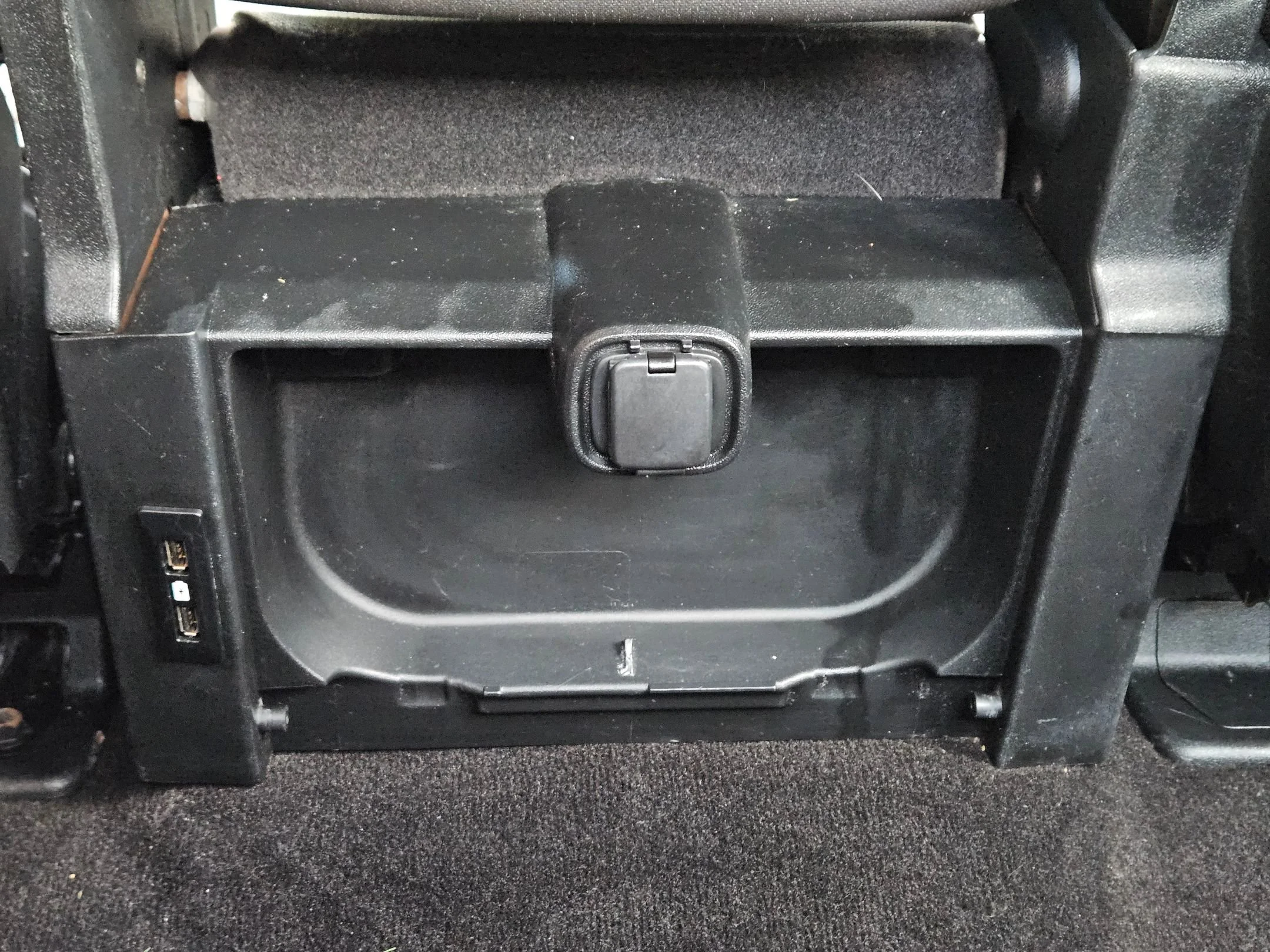 Used 2018 Stone Gray Ford XLT image 27