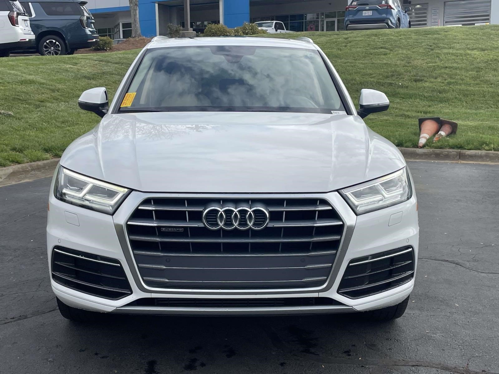 View vehicle photo 2