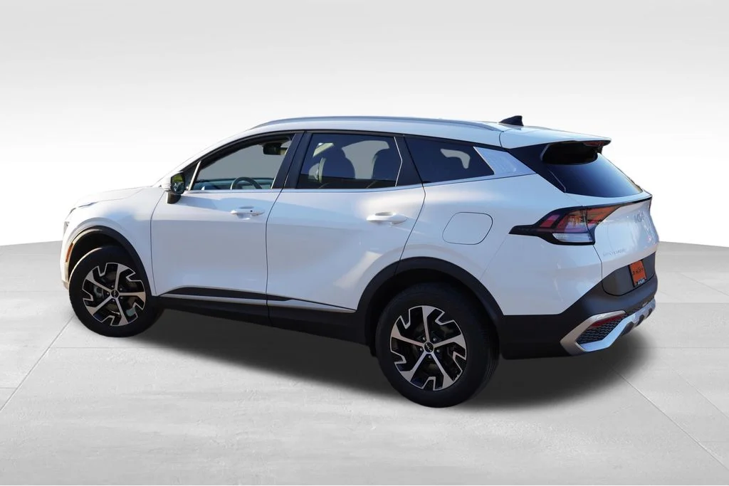 Used 2025 Snow White Pearl Kia EX image 8